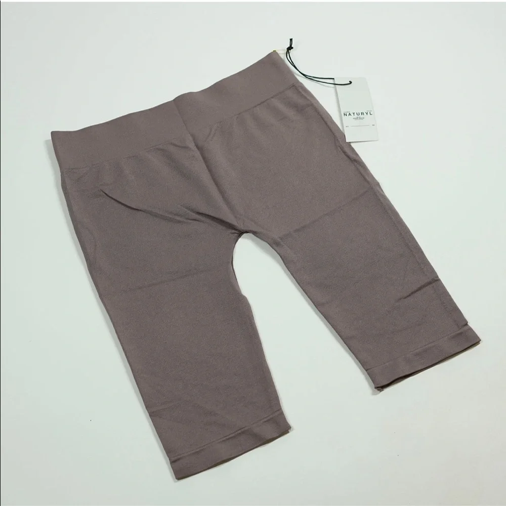 🆕 Naturyl Basic Biker Shorts Dusty Rose - Picture 3 of 4